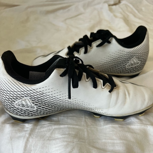 Adidas unisex soccer cleats. Black and white. - Picture 2 of 4